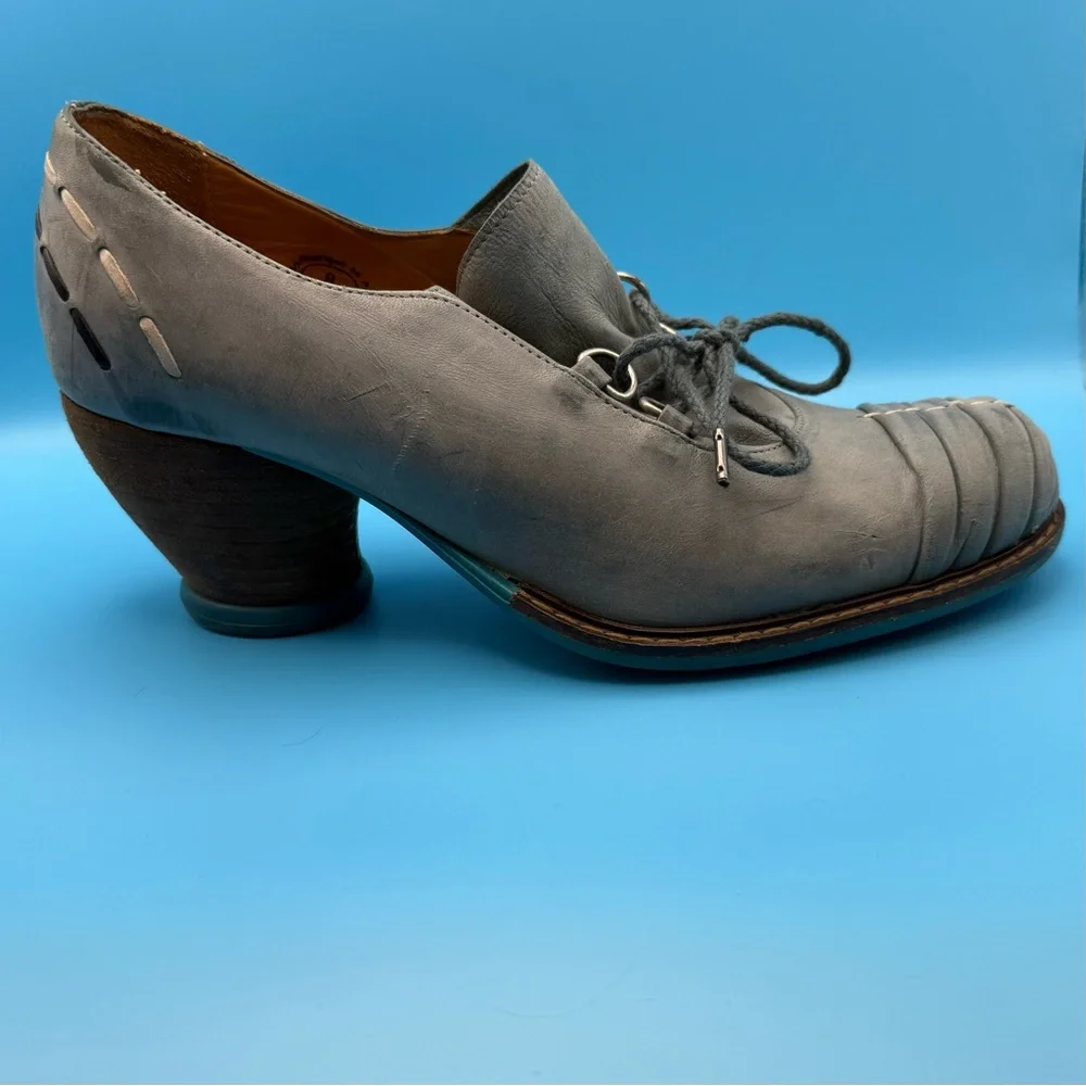 Women’s Fluevog Pumps - Picture 2 of 6